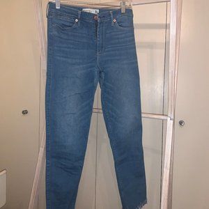 Abercrombie & Fitch Ankle Jean- HIGH RISE